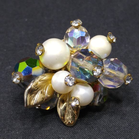 Vendome Floral Bead Crystal Clip Earrings, Faux Pearls, Vitrail Crystal, 1960s - Picture 7 of 10